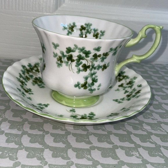 💚SHAMROCK VTG Royal Albert Cup & Saucer. - Picture 4 of 8